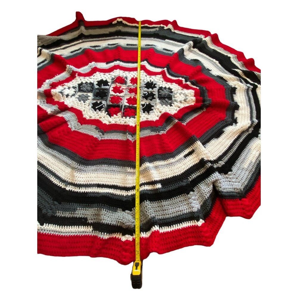 Handmade Crochet Blanket Red Black White Round Grannycore Cozy Roseanne 70x60 - Picture 4 of 7